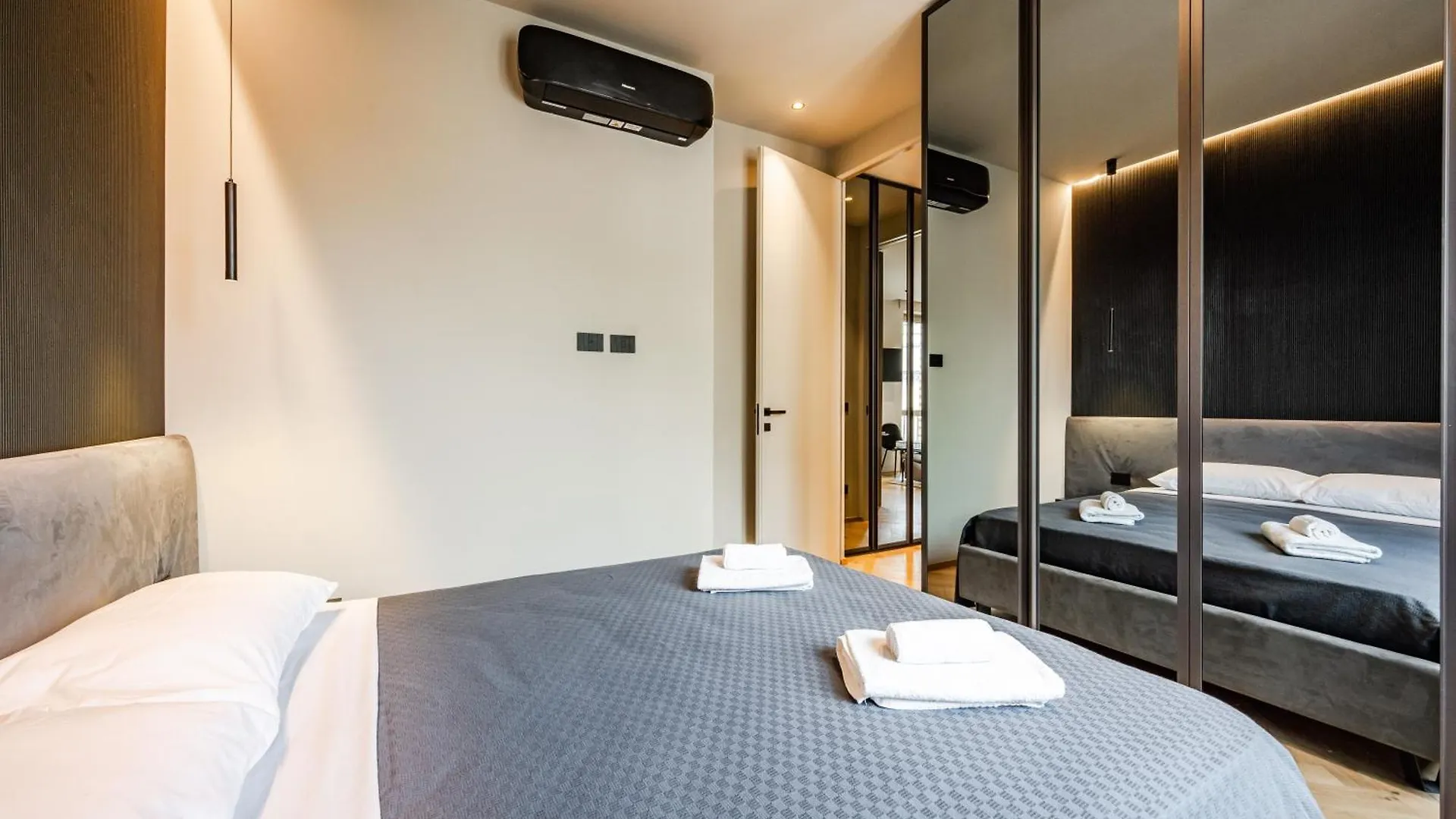 Luxury Suite With View Steps From The Duomo Milano 0*,  İtalya