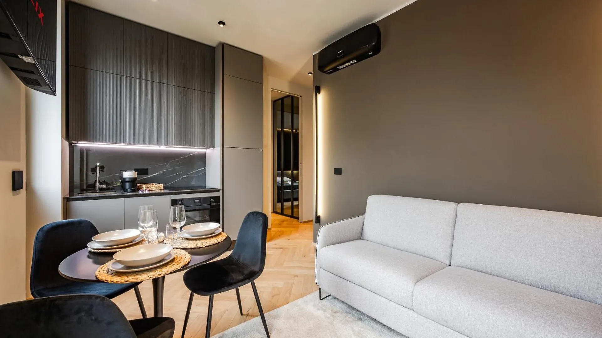 Luxury Suite With View Steps From The Duomo location
